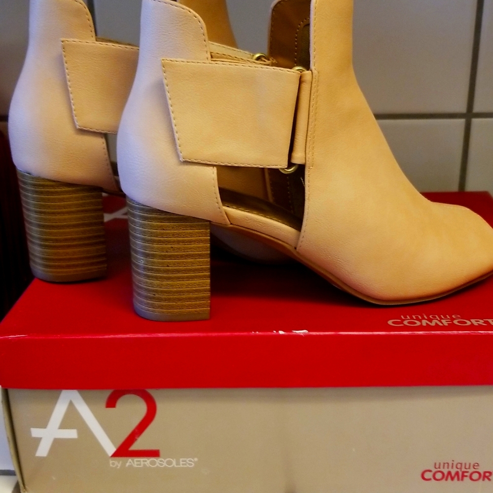 A2 Aerosole Booties